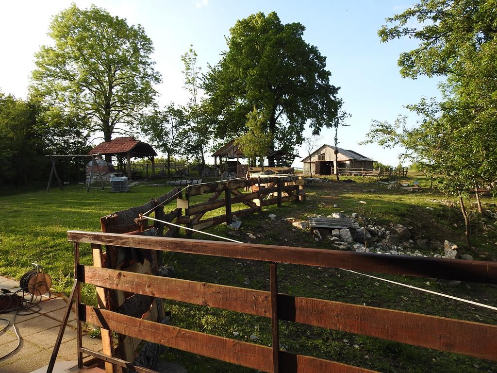 Ranch Farm Stay Rakovica Eksteriør bilde